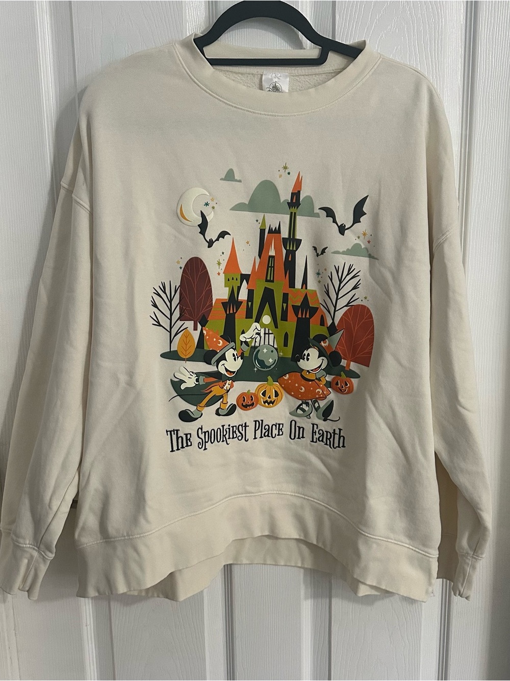 Disney Cream 2025 Halloween Castle Graphic Crewneck Sweatshirt medium